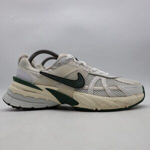 Nike V2K Run Women's Size 9.5 Running Shoes White Green Athletic Sneakers